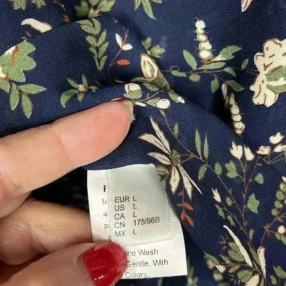 No Brand Womens Top Navy L Smocked Neckline Floral Print Button Closure Classy - Picture 6 of 11